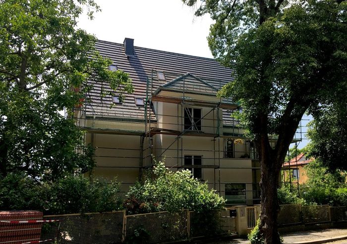 Tolstoistraße — Neueindeckung & VELUX Dachbalkon